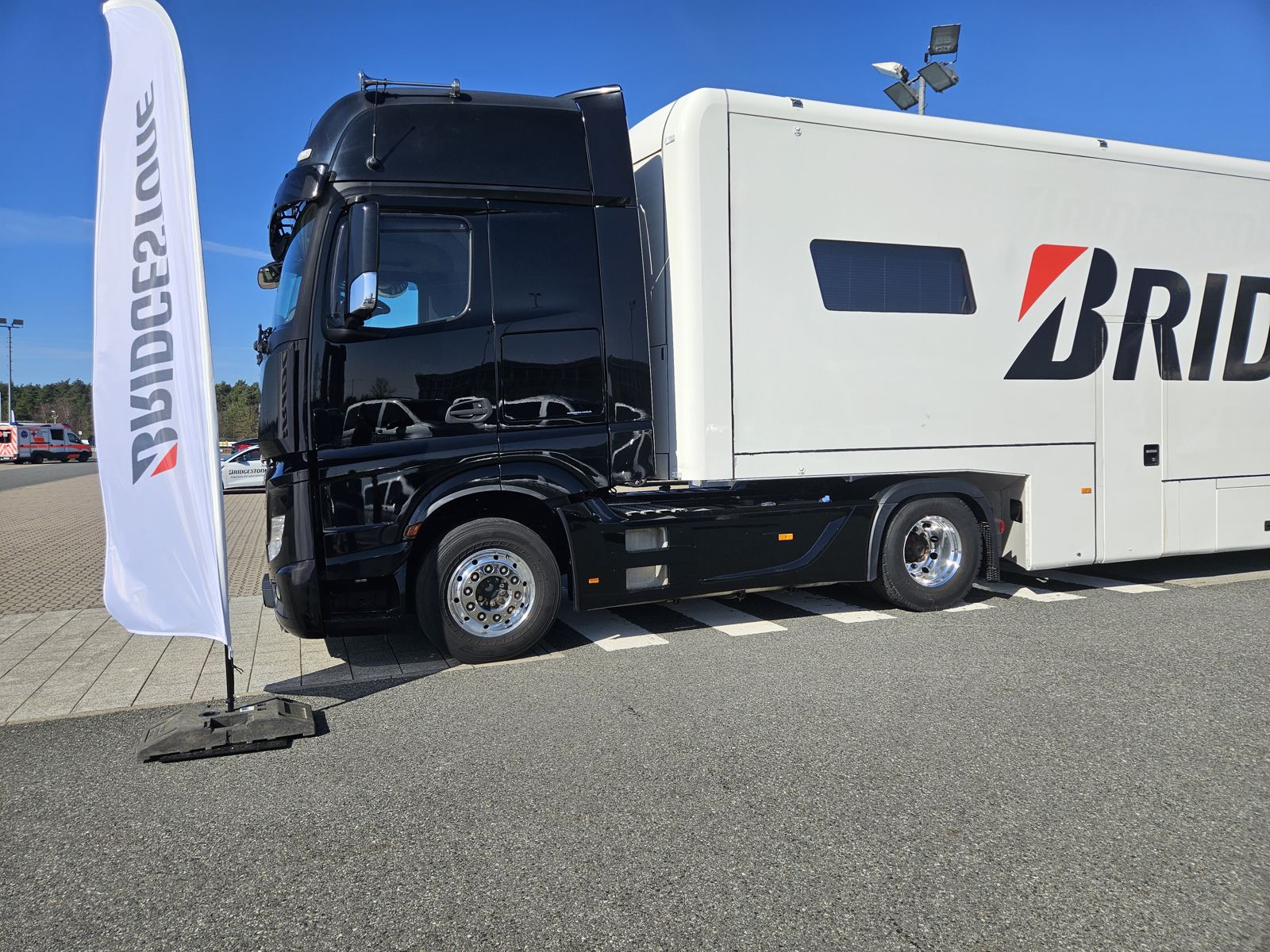 Hospitality-Truck bei einem Fahrevent